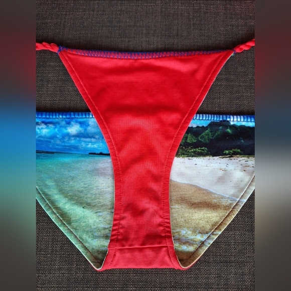 Aaron Chang bikini - Picture 7 of 7